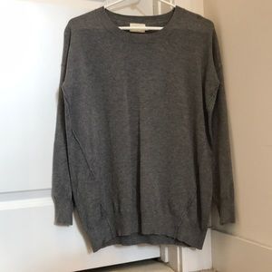 Dreamers basic gray pull-over sweater